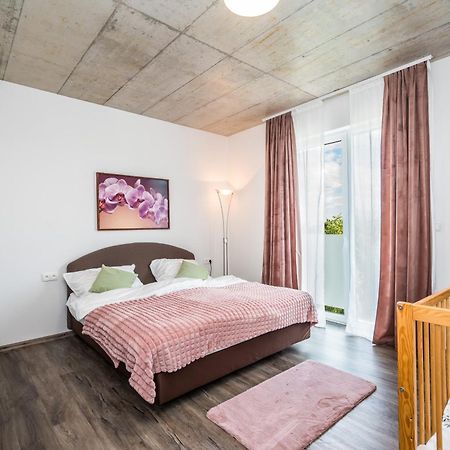 Appartamento Perla Hradce 401 Hradec Králové Esterno foto