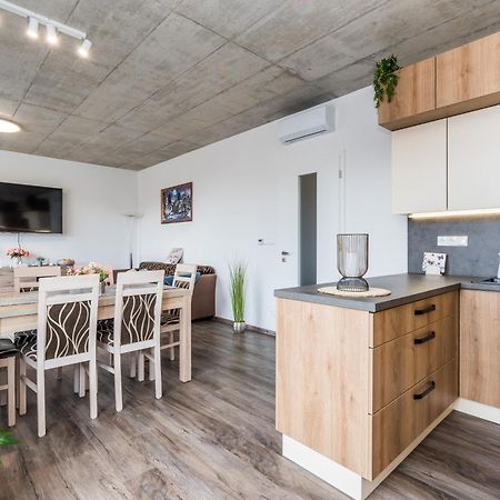Appartamento Perla Hradce 401 Hradec Králové Esterno foto