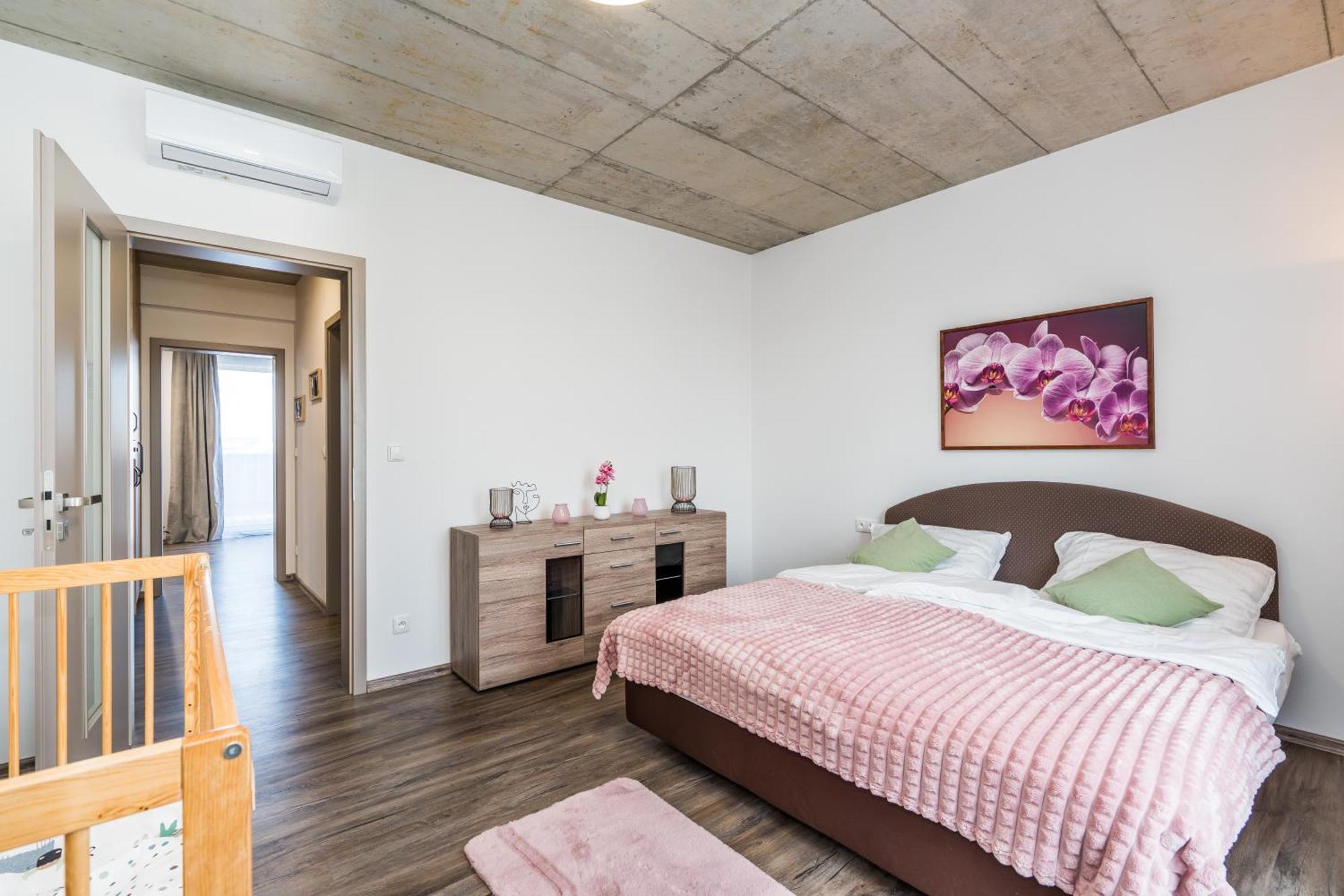 Appartamento Perla Hradce 401 Hradec Králové Esterno foto